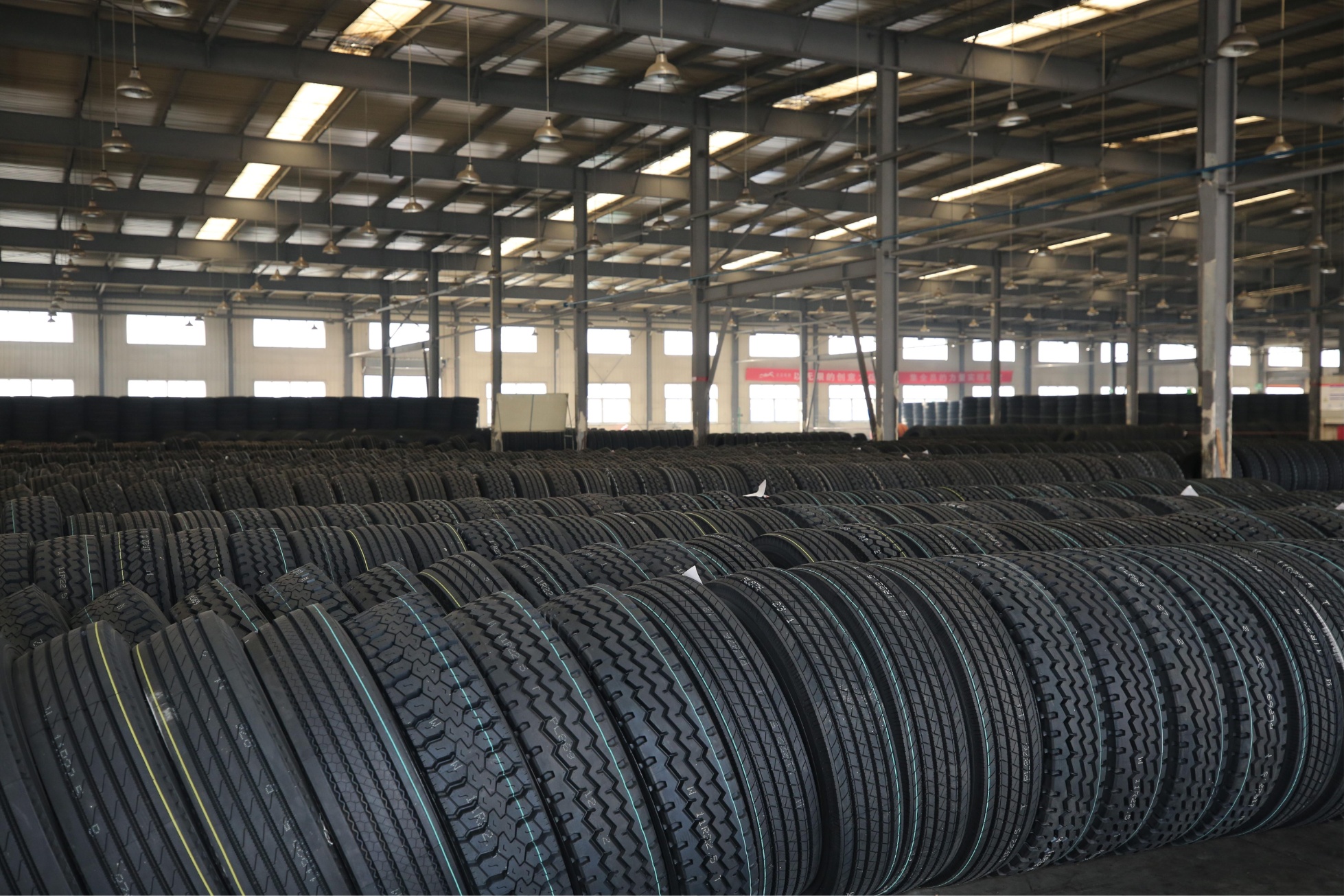How to choose overloaded tires with strong load-bearing capacity?
