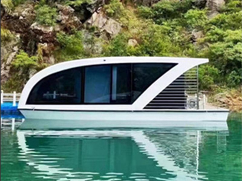Is mobile boat house homestay a new experience for water life?
