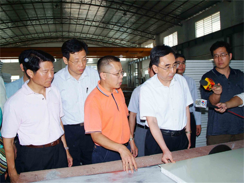 Can Increased Production Demands Be Met Without Forgetting the People Behind Every Mobile Cabin? General Manager Chu Menglin Visits Factory Workers