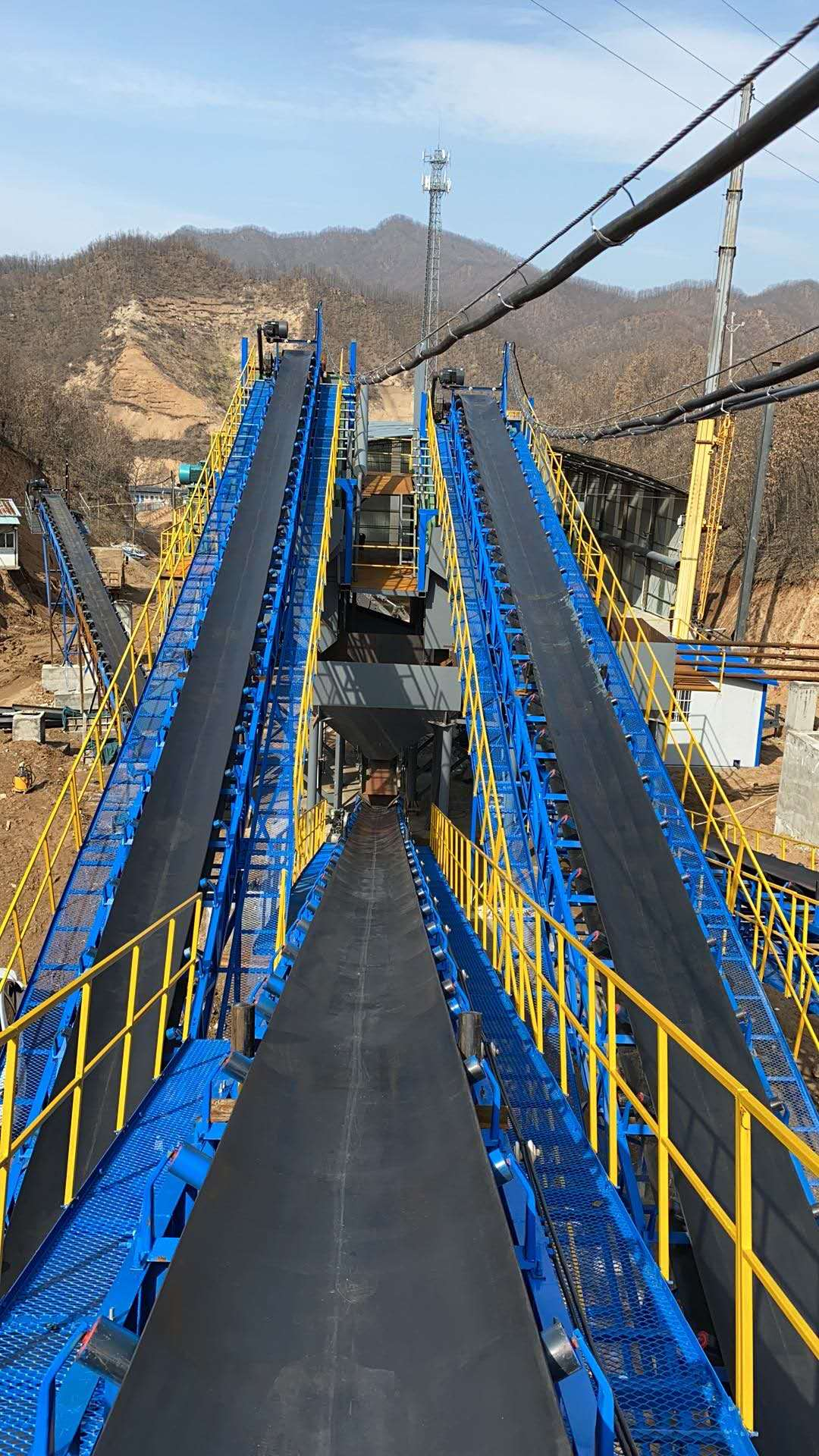 Customizable Speed Adjustable Portable Belt Conveyor for Flexible Conveying Site