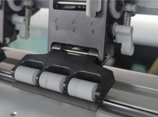 Three-stage-adjustable-pressure-roller.png