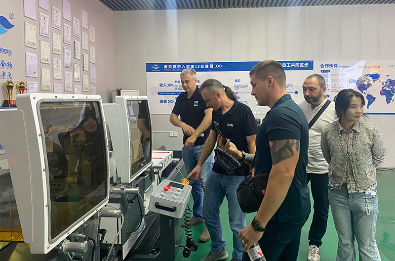 Foreign Clients Drop by HISENA Factory for Hands-On Equipment Training & Tech Chat