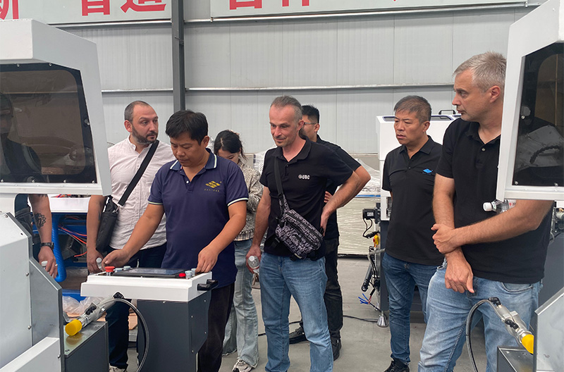 Foreign Clients Drop by HISENA Factory for Hands-On Equipment Training & Tech Chat