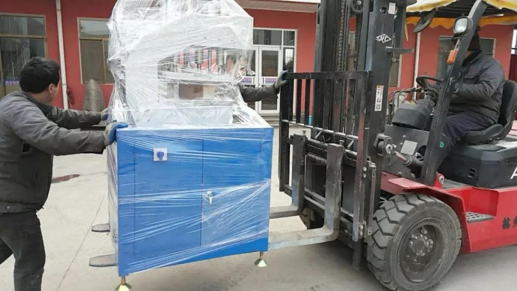 Another container of equipment loading , let's take a look!1
