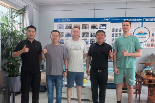 Warmly welcome Kazakhstan customers come to Hisena to see our machines and cooperate with us.