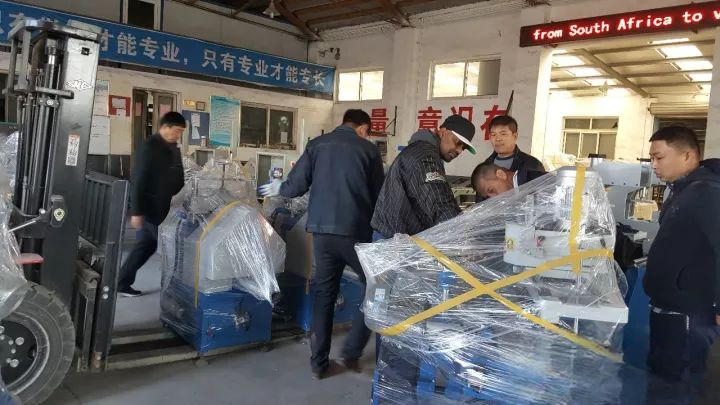 During the loading period, foreign customers came to our company to personally inspect the products and gave high praise to HISENA products and were also very satisfied!4