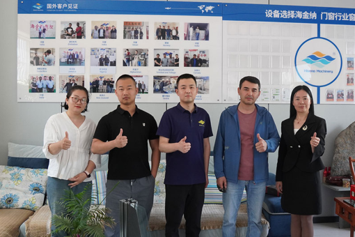 Hisena Staff Warmly Welcomes Customers from Tajikistan for Visit and Cooperation Negotiations