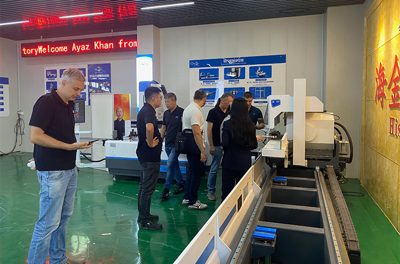Foreign Clients Drop by HISENA Factory for Hands-On Equipment Training & Tech Chat