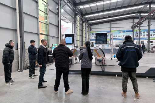Hisena Team Masters New Equipment from Principles to Operation, Ready to Serve Customers with Confidence