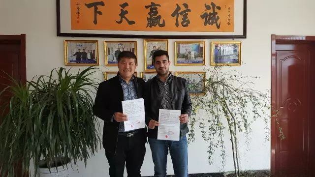 Pakistani customers visit the company and sign orders with HISENA.3