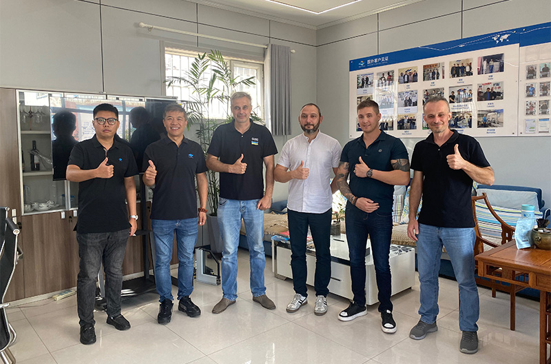 Foreign Clients Drop by HISENA Factory for Hands-On Equipment Training & Tech Chat