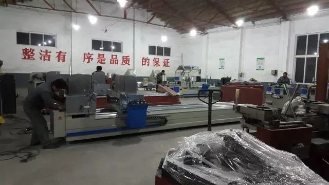 Customers from Mongolia and Norway came to our company again on February 24 to study and order equipment.4
