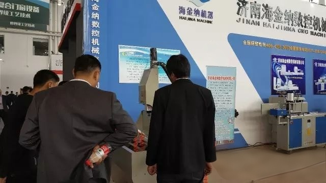 In Autumn of 2016,HISENA CNC machines were a big hit at China (Linqu) International Window Door Curtain Wall Expo!4