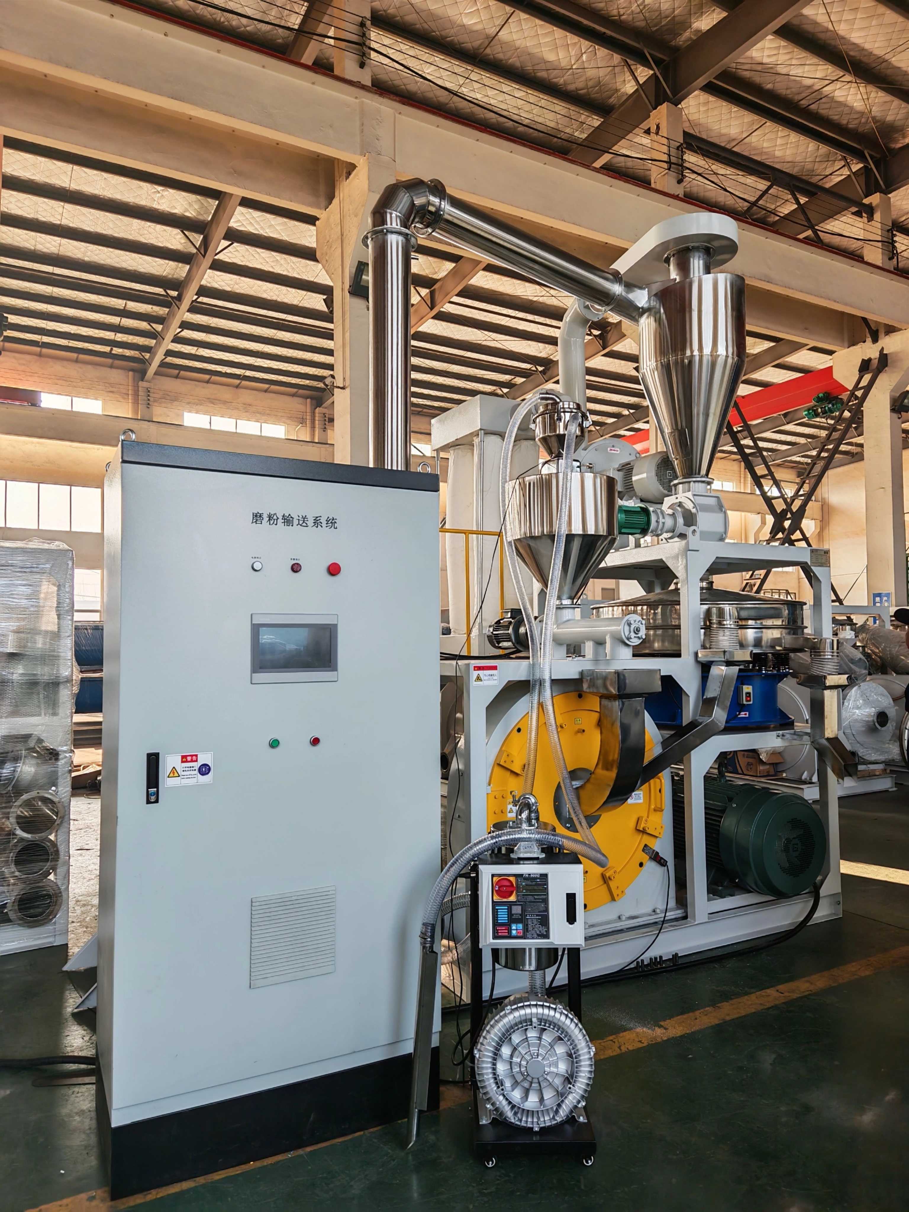 Plastic Pulveriser Applications From Rotomoulding to Masterbatch