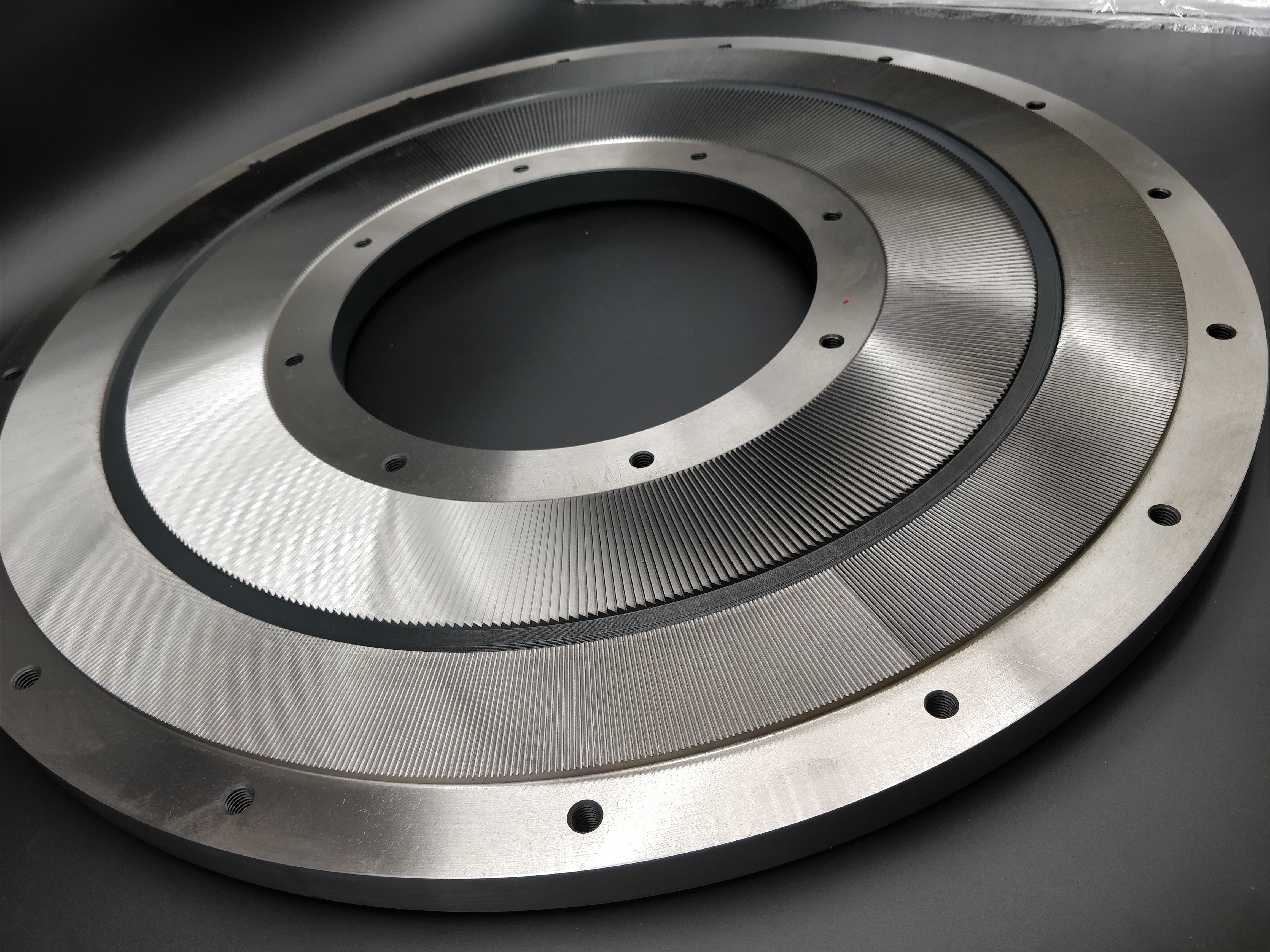 Diversified grinding discs
