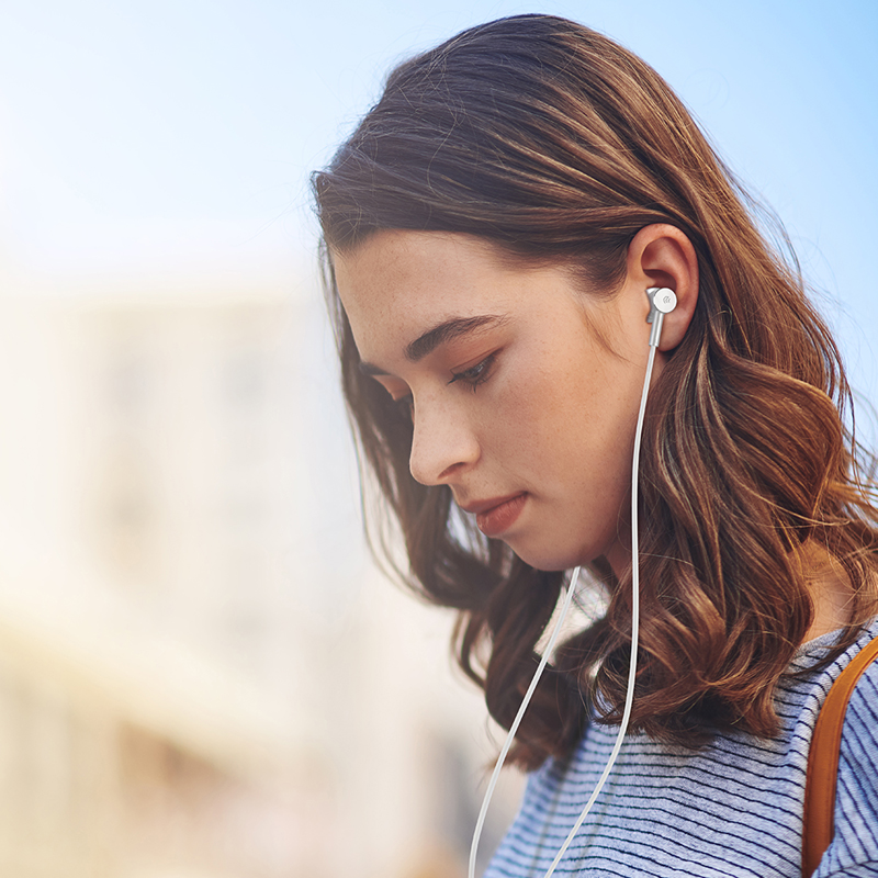 How to Market In-Ear Earphones to Attract More Customers?