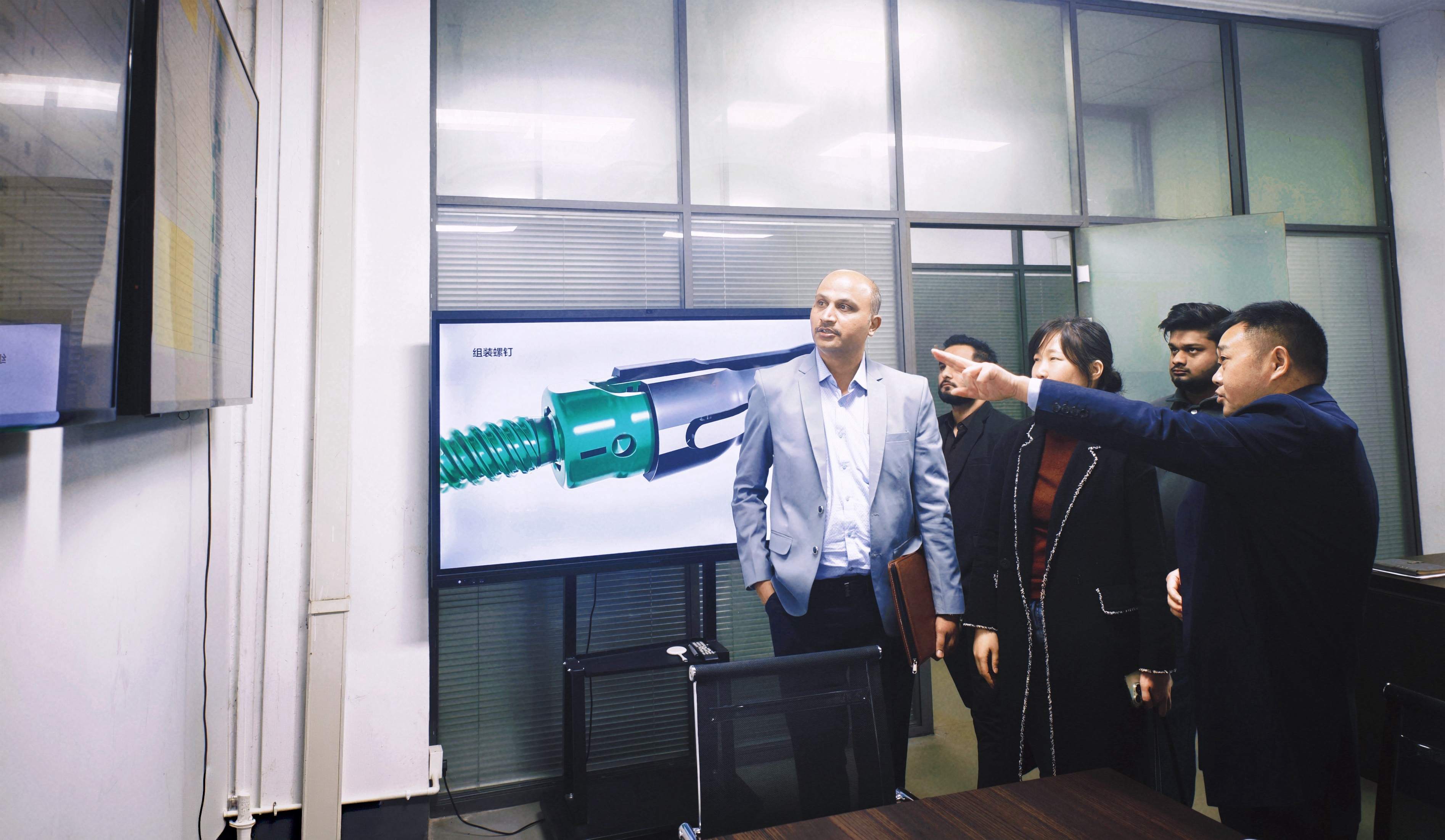 International Medical Device Delegation Visits Taruk Medical to Explore Advanced Manufacturing and Strategic Cooperation-5