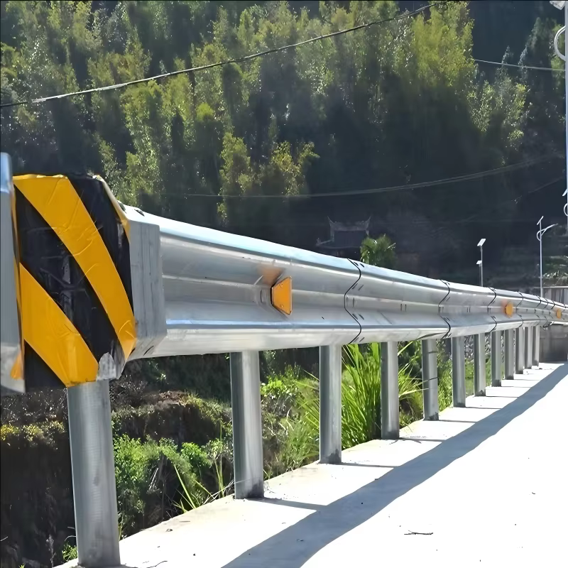 Hot-Dip Galvanized Corrugated Steel Traffic Barrier, 4320mm Length  ASTM A123 Certified for Highway and Bridge Safety