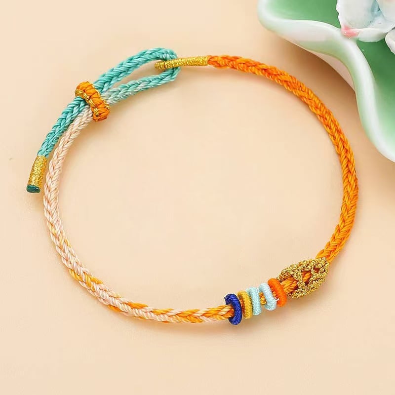 Vòng tay may mắn đan tay: Buộc ước nguyện của bạn quanh cổ tay