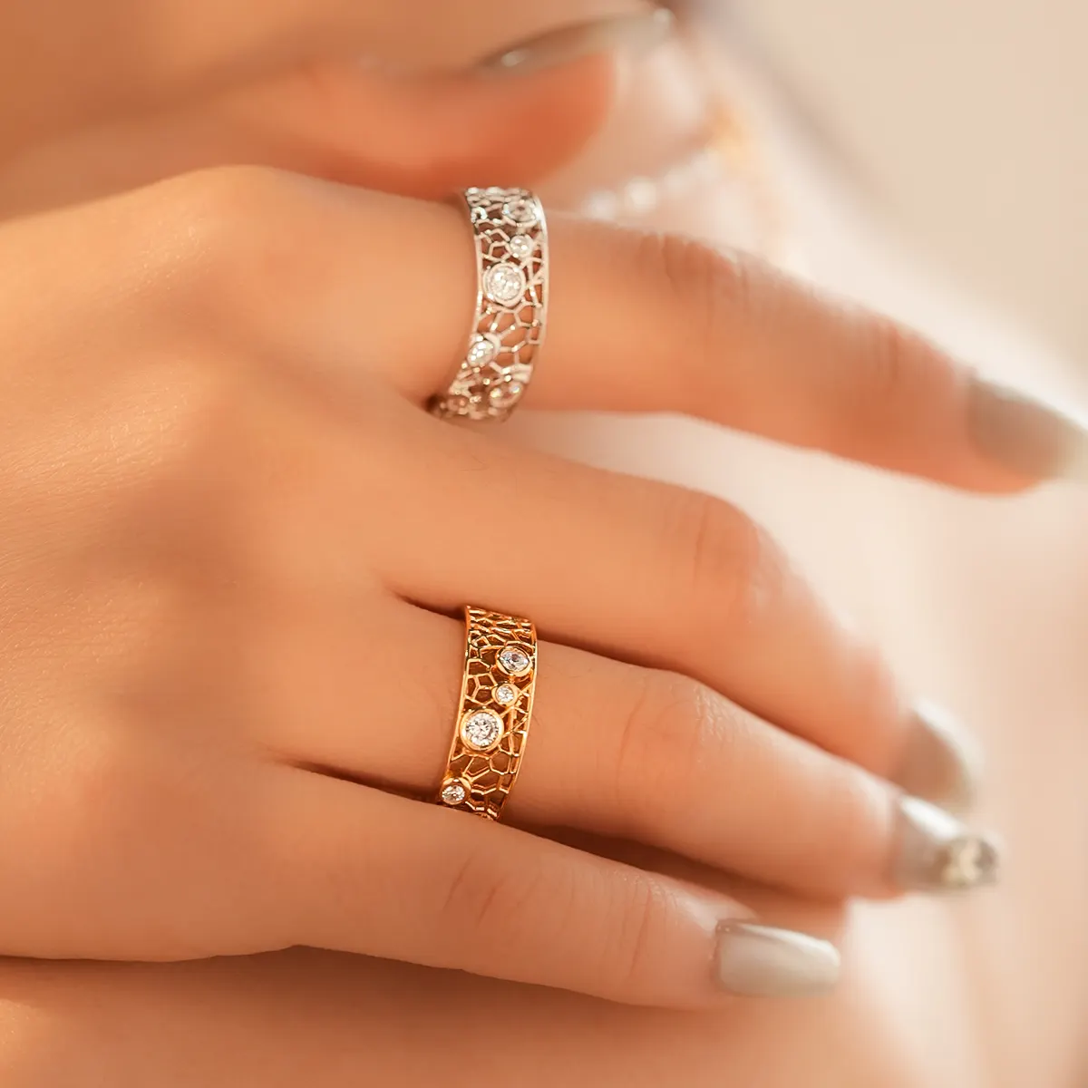 Những rủi ro trong mua sắm trang sức bạc Ý 925 là gì?