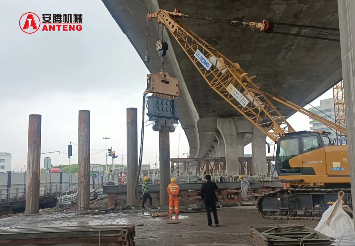 What Should Contractors Consider When Purchasing Piling Equipment?