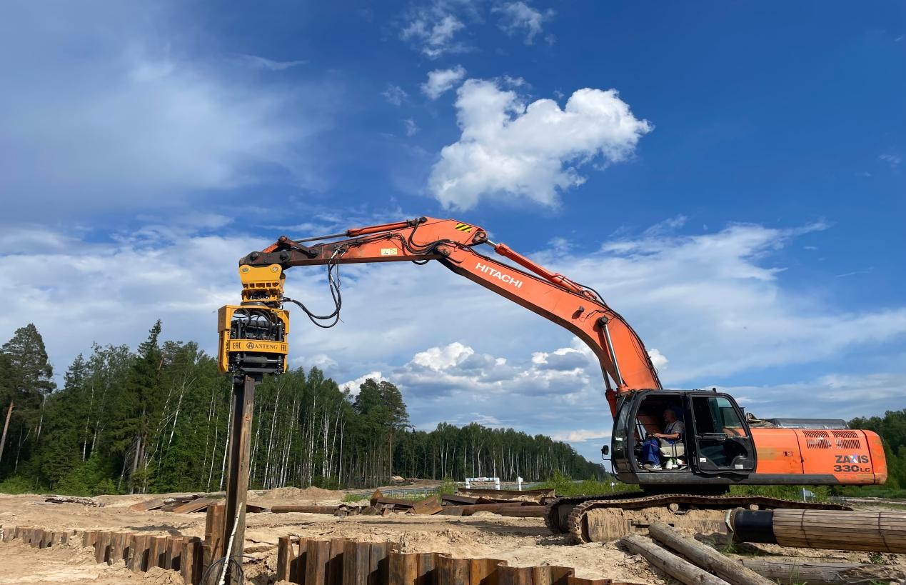 From Top-Clamp to Side-Clamp: Anteng Excavator-Mounted Hammers Build Multi-Scenario Piling Solutions