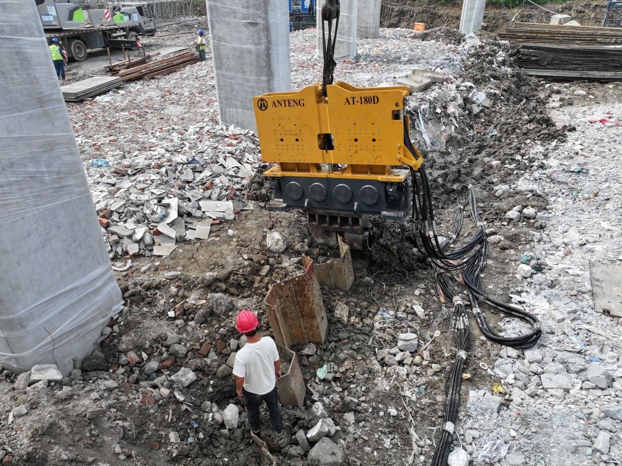 How to Choose Steel Sheet Pile Vibratory Hammer: A Complete Analysis from Working Conditions and Pile Length to Clamp Configuration