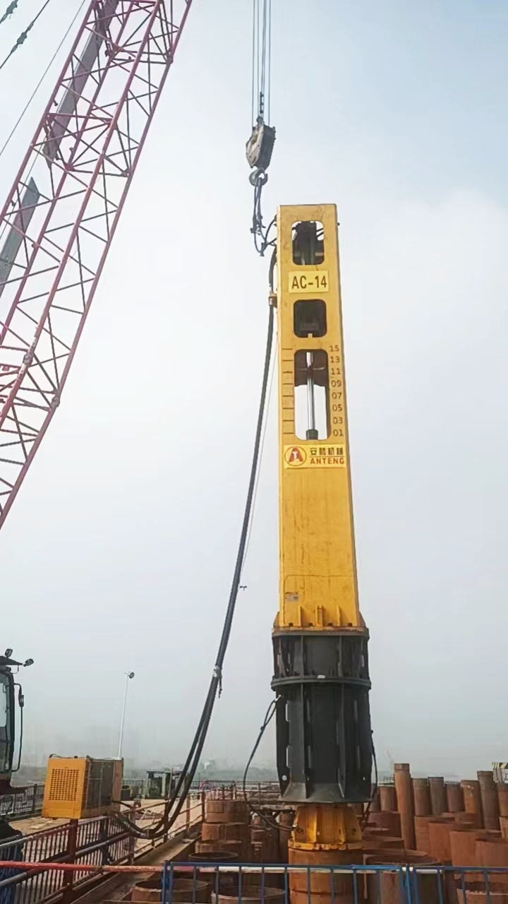 How Is an Impact Hammer Integrated into Piling Operations?