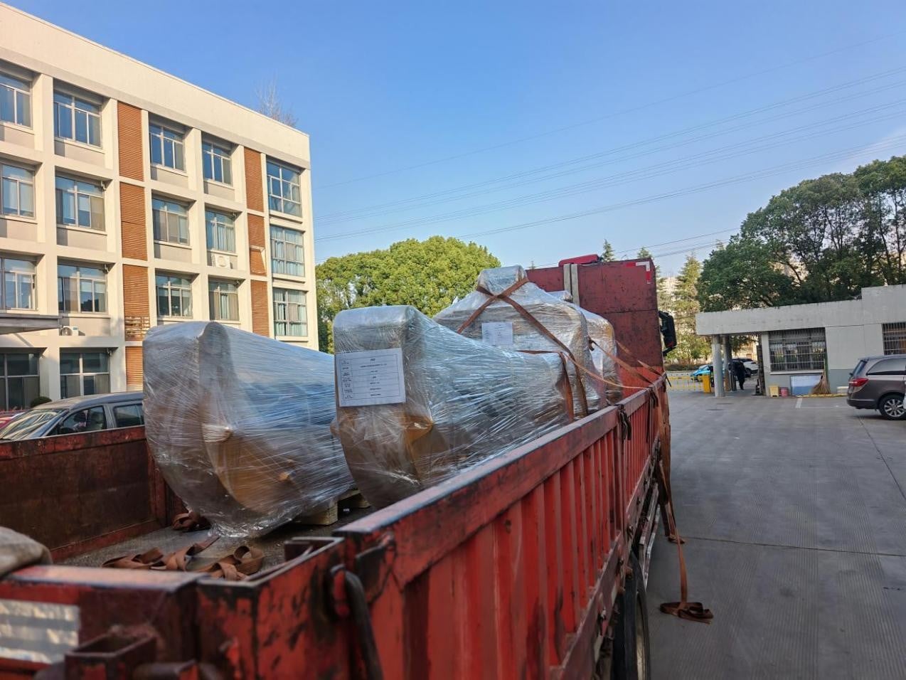 etting Sail for Singapore: Anteng V700 Excavator-Mounted Hammer Shipped to the Lion City2