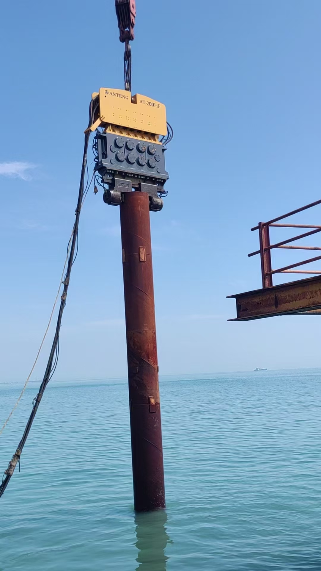 Why Is a Hydraulic Hammer Preferred in Modern Piling Projects?