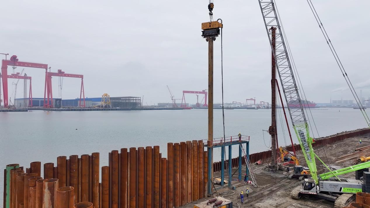 How Does a Vibratory Hammer Work? Understanding the Piling Principle of Hydraulic Vibratory Hammers