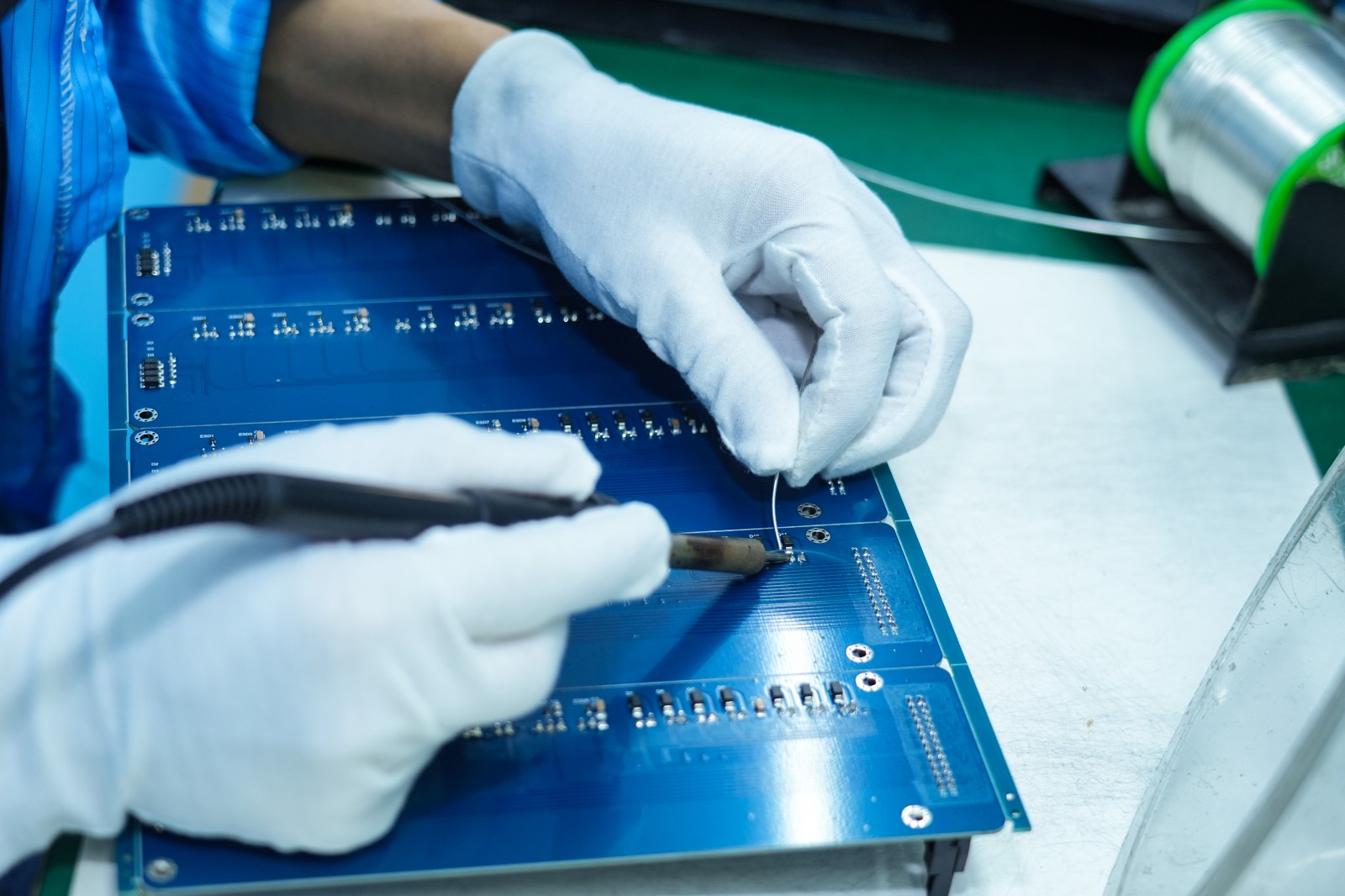 china-through-hole-pcb-assembly.jpg