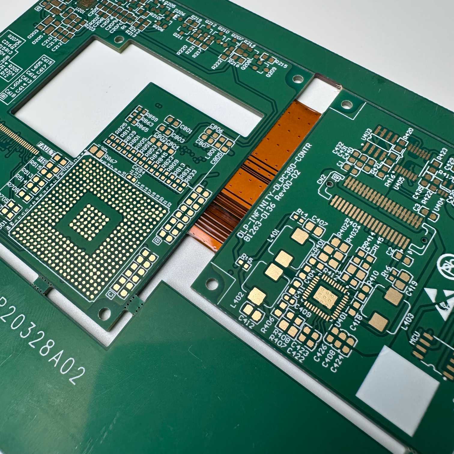 rigid-flex-rigid-pcb.jpg
