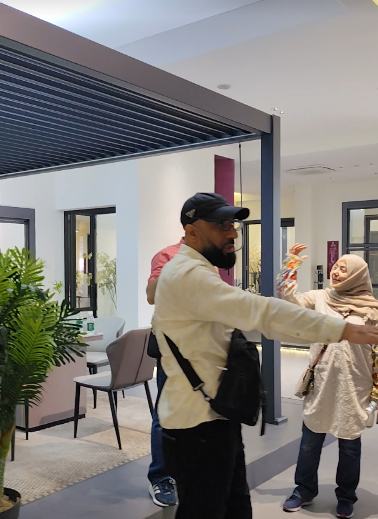 If you’re looking for custom doors and windows, please feel free to contact LUYISI Factory