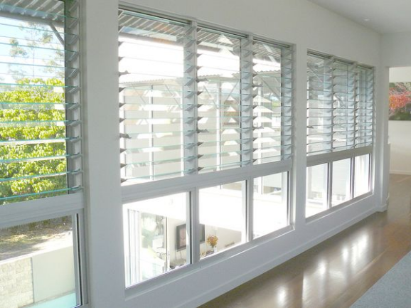 Blinds combine aesthetic appeal with practicality, making them ideal not only for school projects but also for a wide variety of architectural spaces