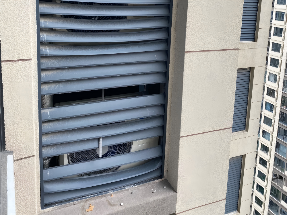 Traditional louver window  