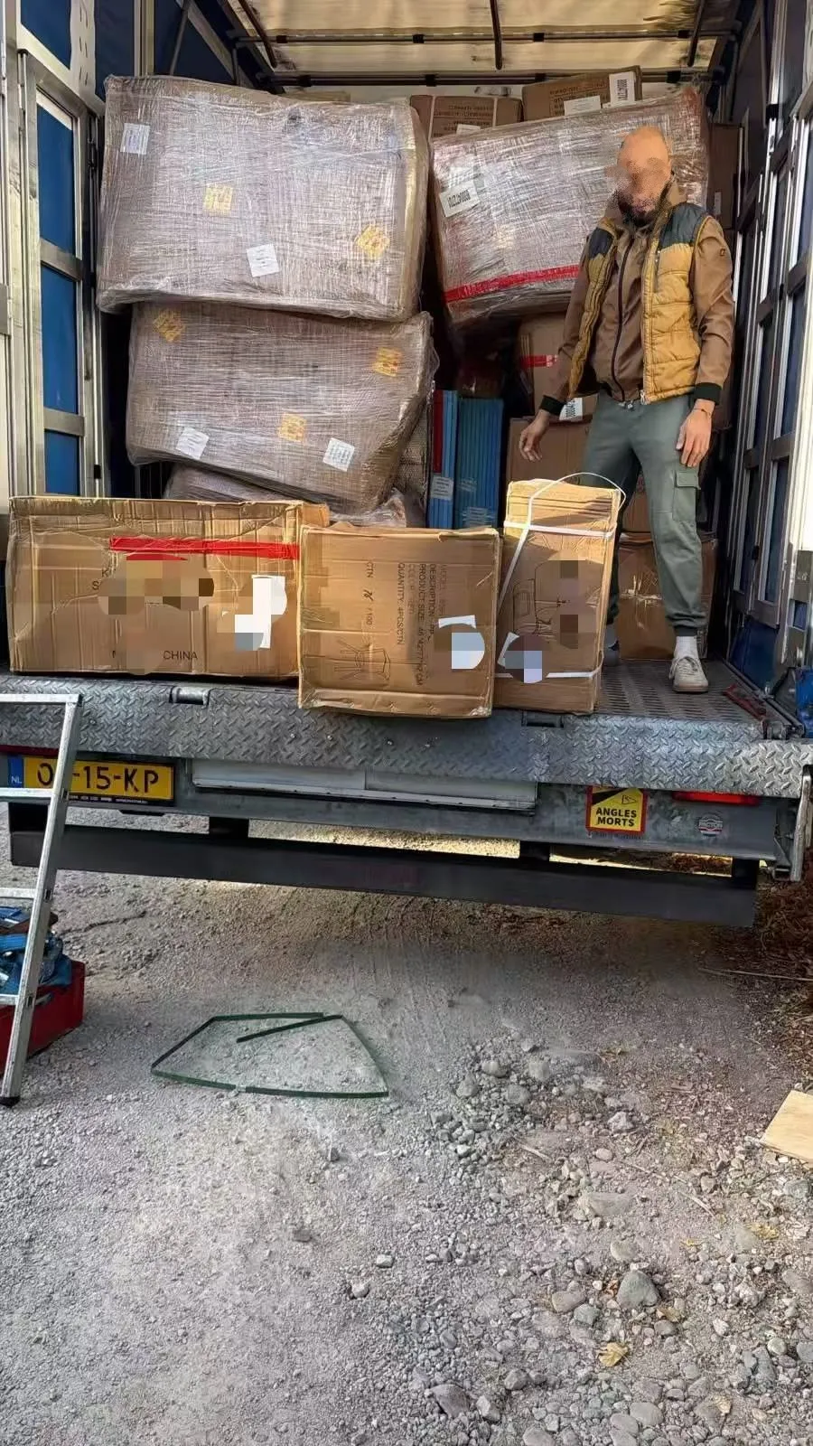 Zeyuan Logistics sea DDP shipment of 147 pieces to Bulgaria delivered to customer in Sofia (5).webp