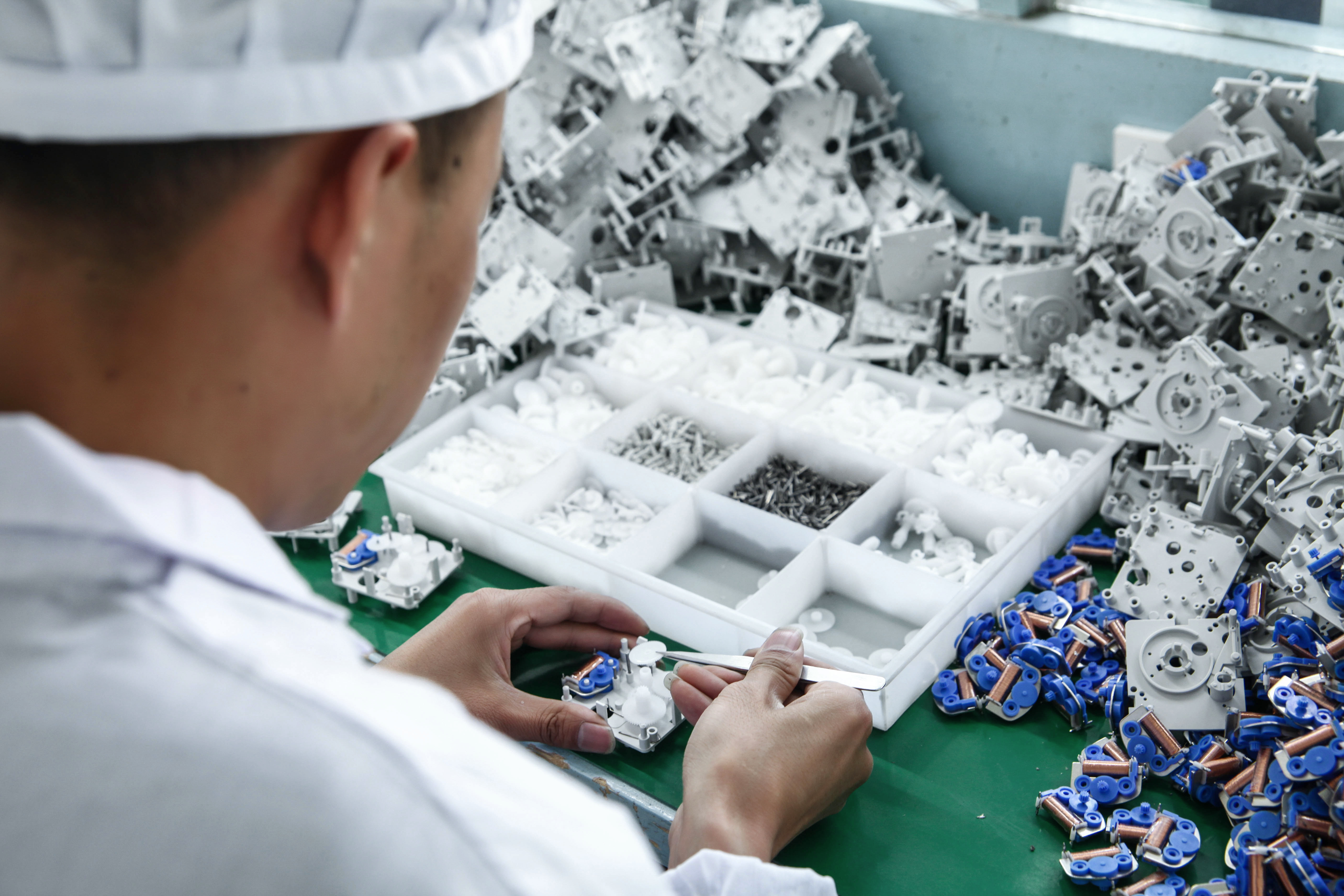 Hvordan dimensjonere MCCB riktig for industrielle anvendelser?
