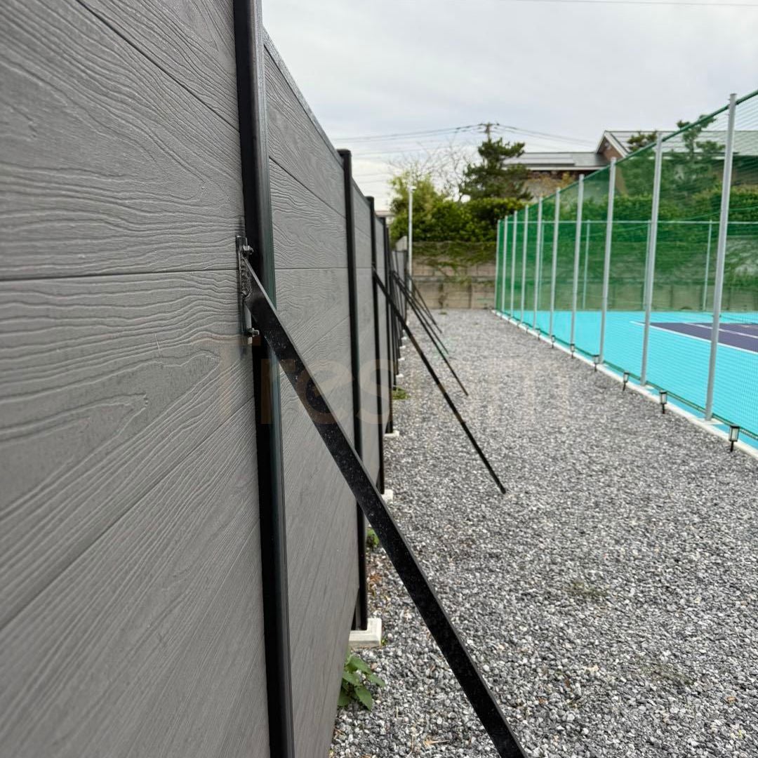 wpc_fence_japan_installation1.jpg