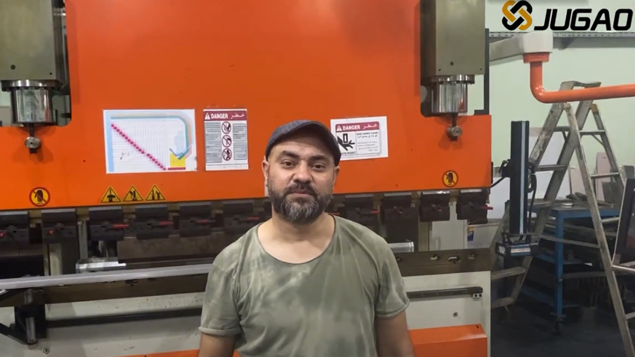 مشتریان عربستانی یک ویدیوی تشکر کردند تا به تیم نگهداری کارآمد ادای احترام کنند