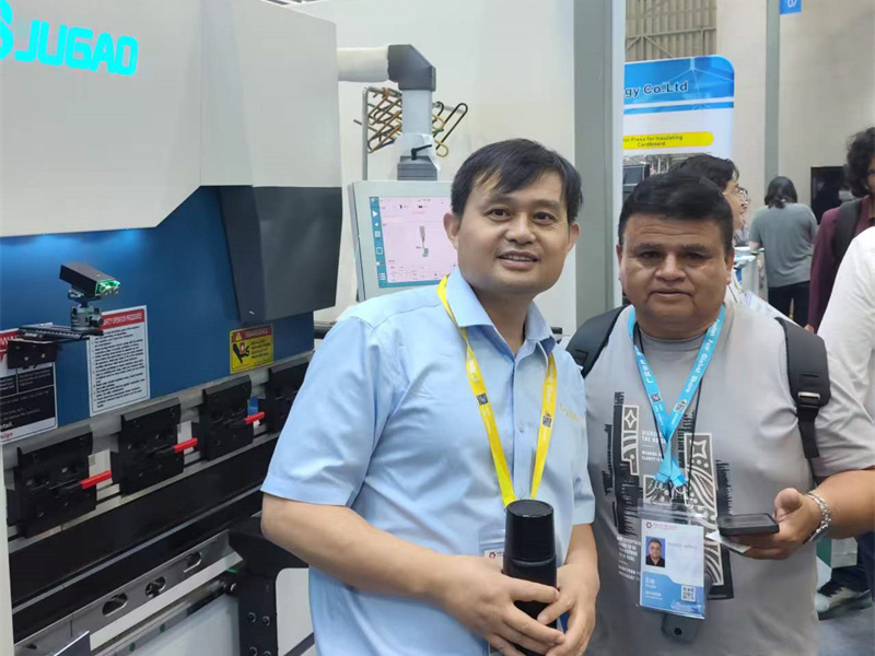 JUGAO Makes a Splash at the Canton Fair: Bending Machines and Other Equipment Draw Attention and Earn Widespread Praise from Domestic and International Visitors