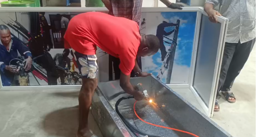 From cutting to welding, complete trust is guaranteed – JUGAO equipment helps Nigerian clients efficiently complete electrical cabinet manufacturing, earning rave reviews from workers.