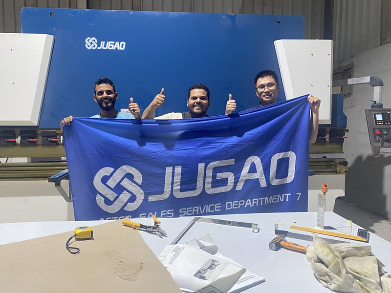 JUGAO CNC hat die Großgeräteinstallation und -schulung in Medina, Saudi-Arabien, erfolgreich abgeschlossen, und Kunden lobten die Gerätequalität und den professionellen Service