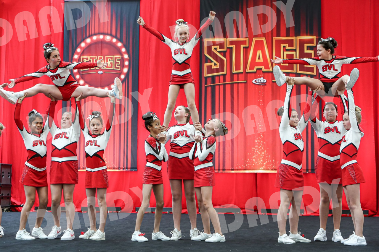 SVL Cheerleaders Triumph on Stage