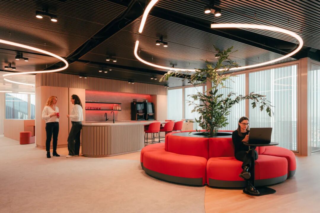 Agile workspace strategy Empowering dynamic interaction and collective collaboration flow1.jpg