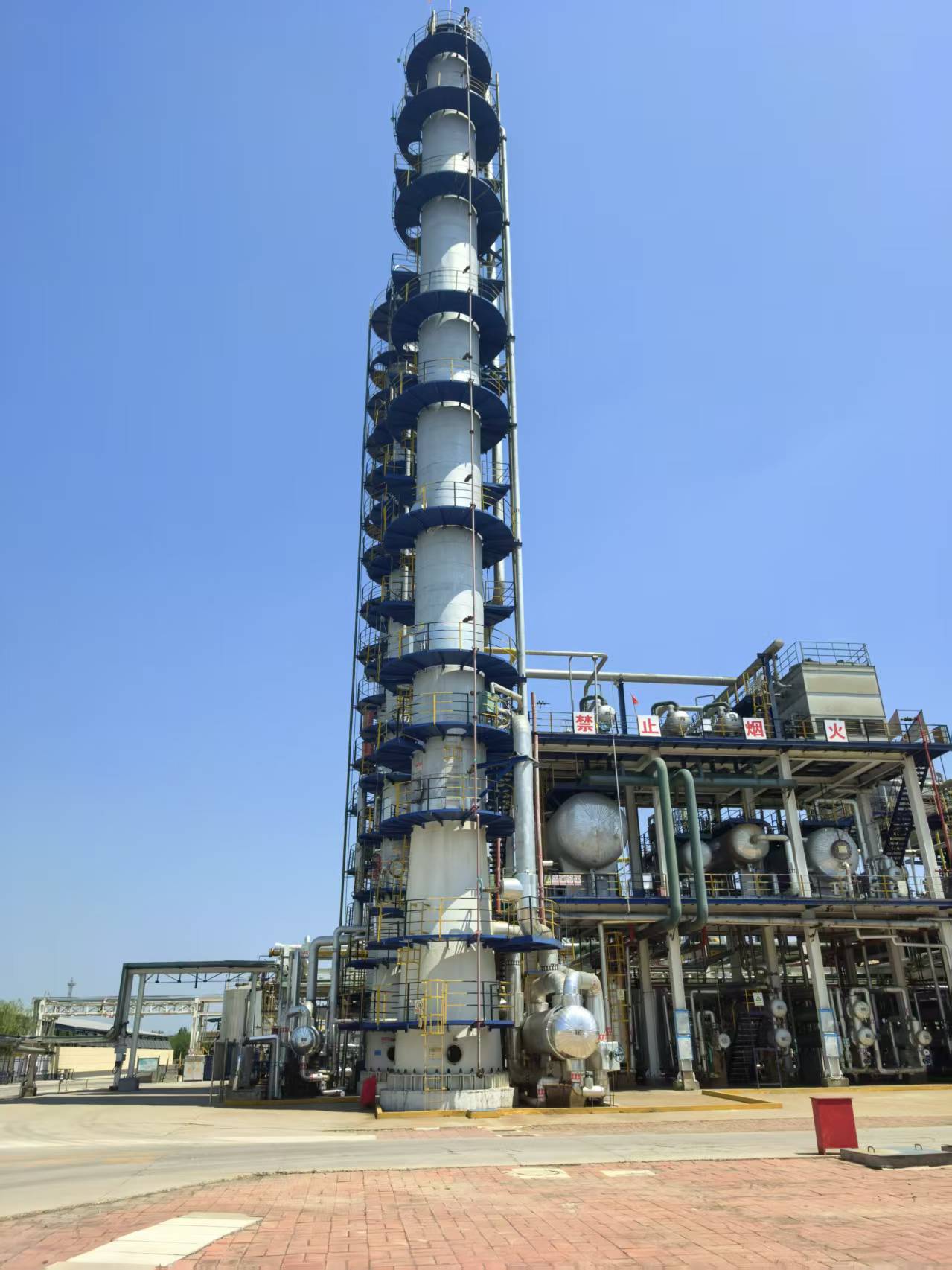wuxi-wanrong-hosts-clients-to-inspect-operational-c3c4-gas-separation-equipment3.jpg