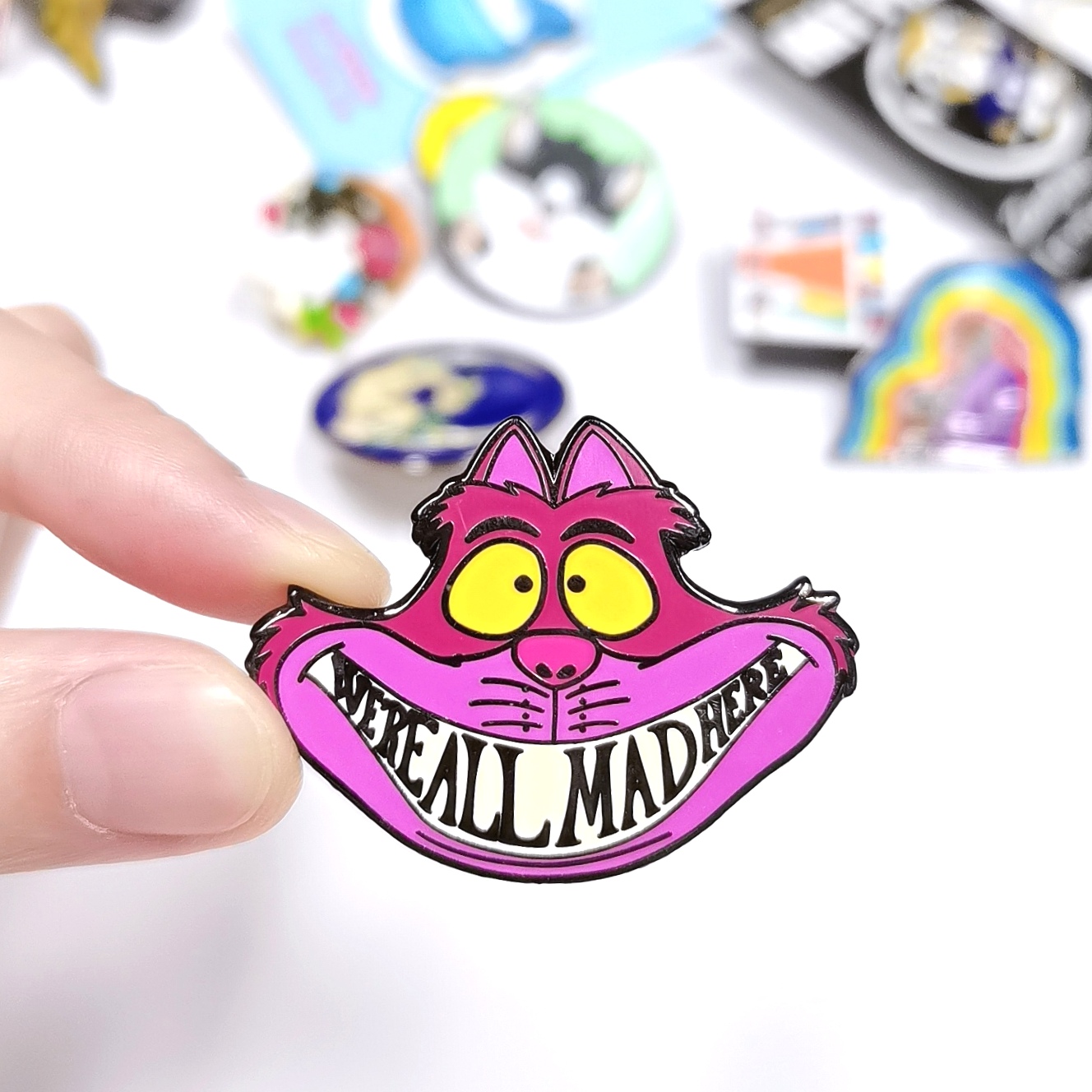 Factory Custom Fashion Cute Flower Cat Dog Bird Small Details Glitter Metal Pins Logo Badges Hard Soft Enamel Pins Lapel Pins