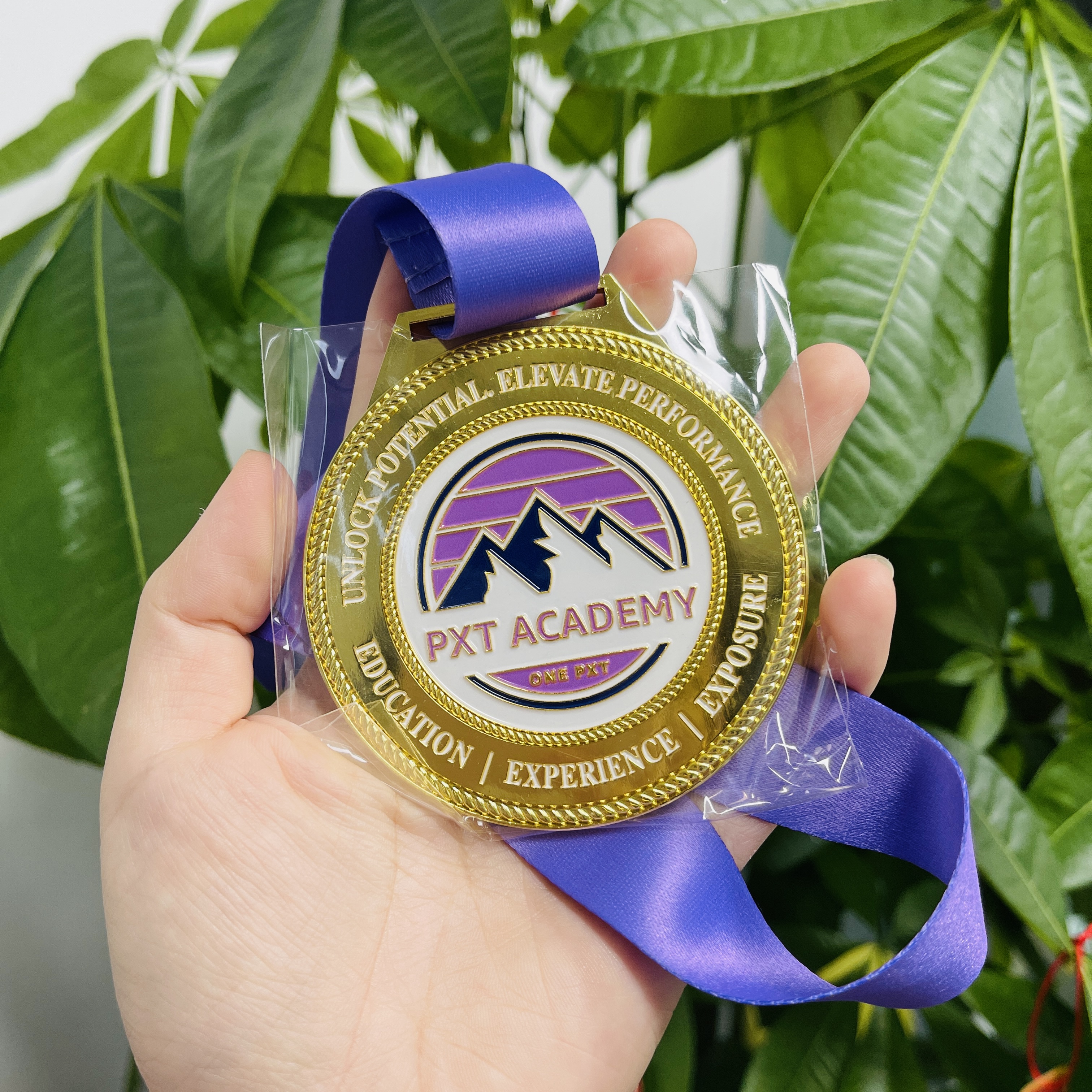 Personalized Metal Medals for Clubs and Schools 