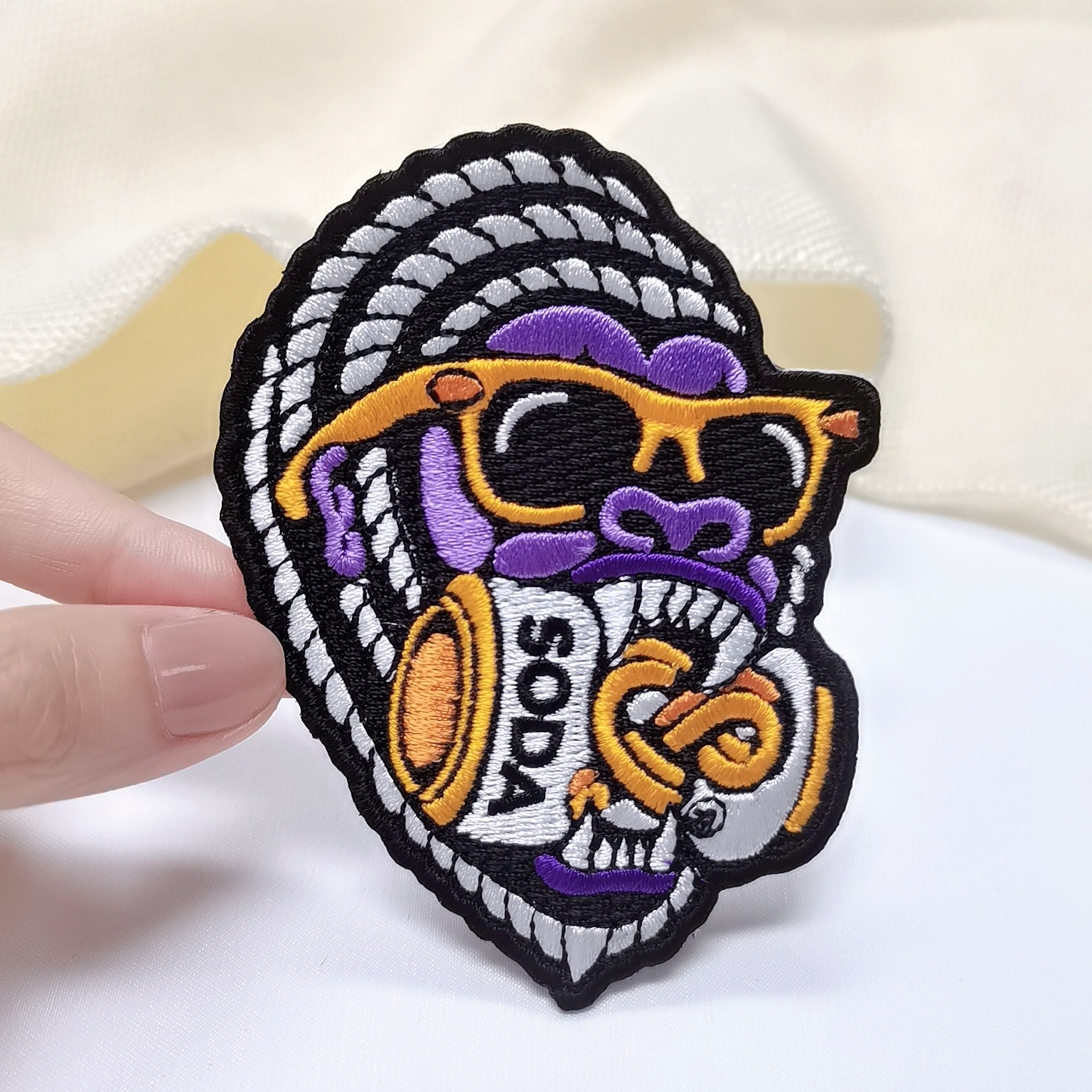 Hot Sale Sew On Garment Embroidered Clothing Patches Self Adhesive Applique Iron on free Designer Embroidery Patch