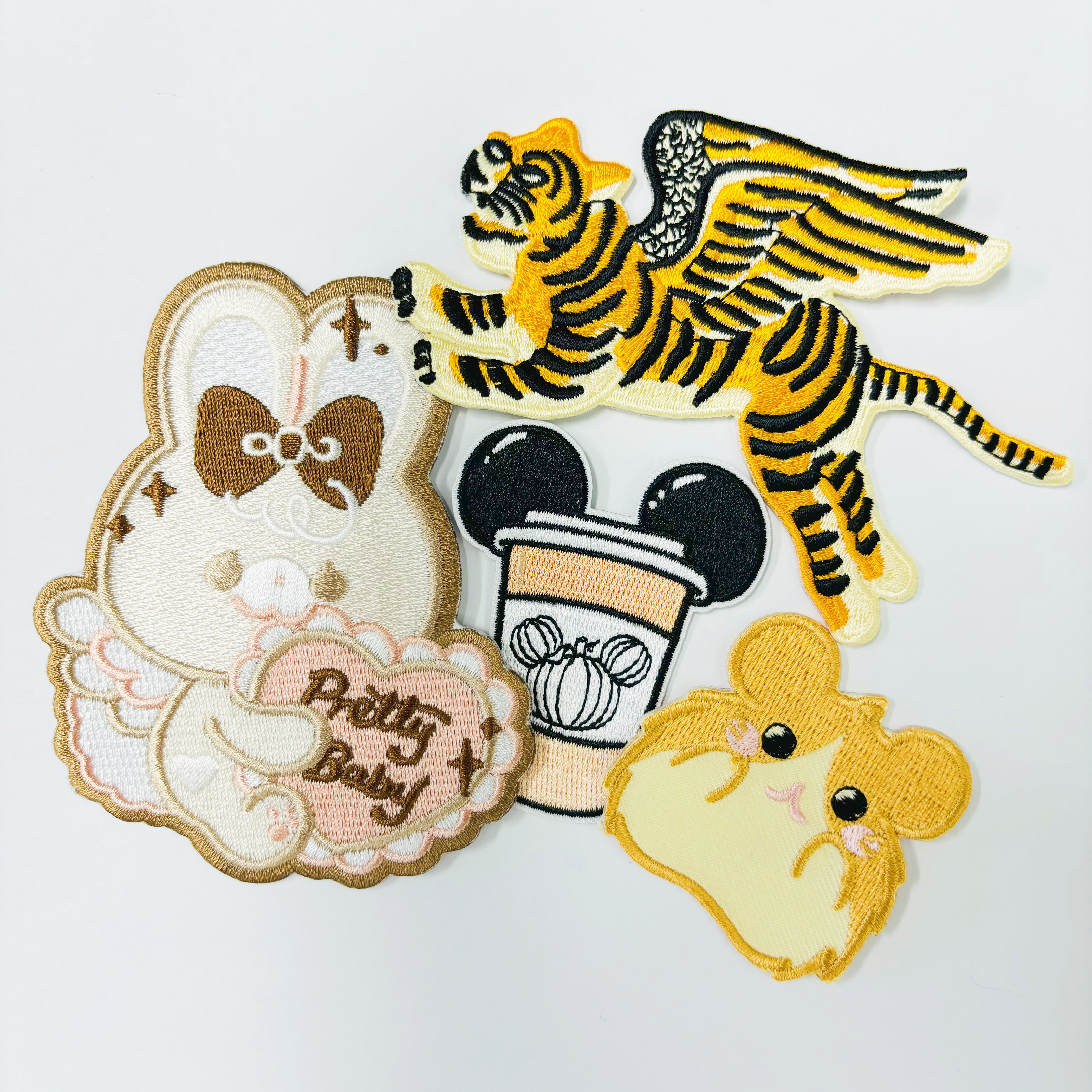 Patches de Bordado com Borda Cortada a Quente com Logotipo Personalizado